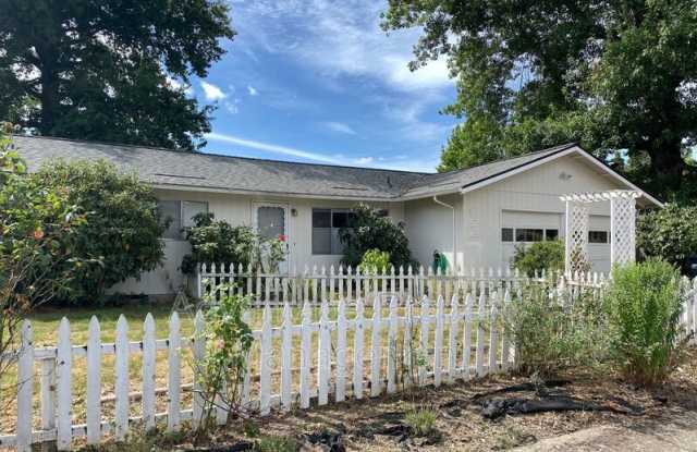 Photo of 950 SE Marion Ave