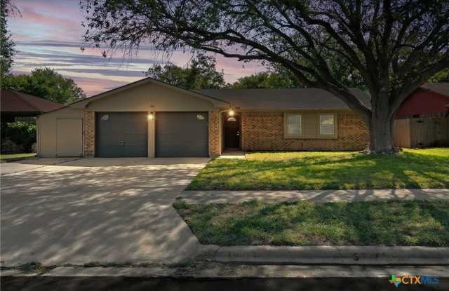 1808 Moonlight Drive