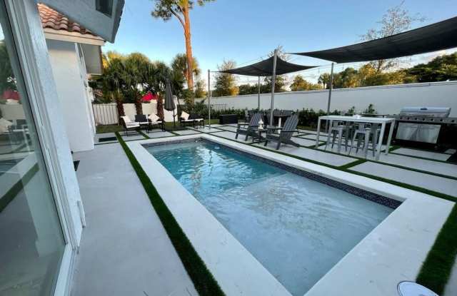 2058 NW 52nd St