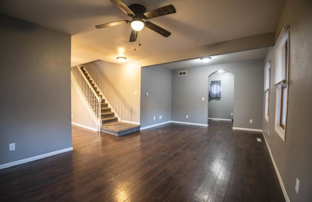 696 University Avenue