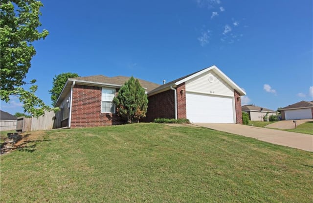 909  SW Apache  CT - 909 Southwest Apache Court, Bentonville, AR 72712