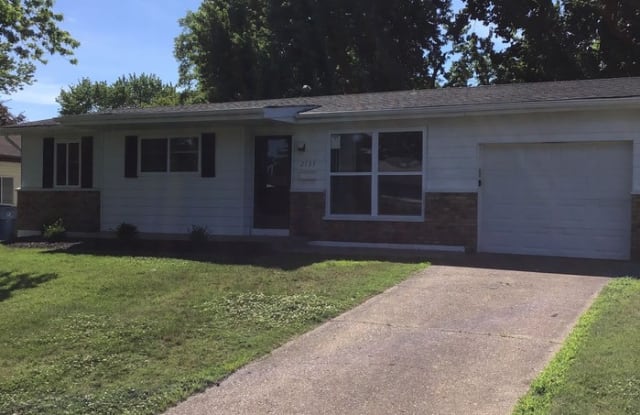 2735 Morris Drive - 2735 Morris Drive, Florissant, MO 63031