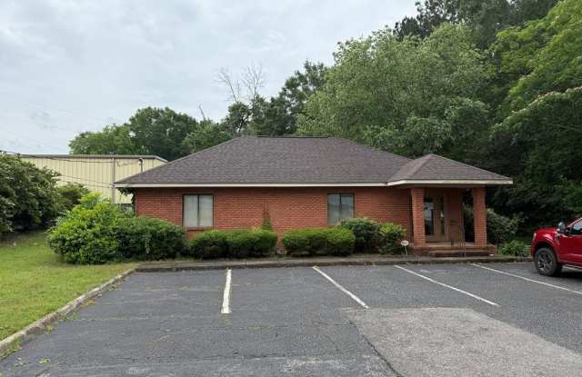 2565 Fortner