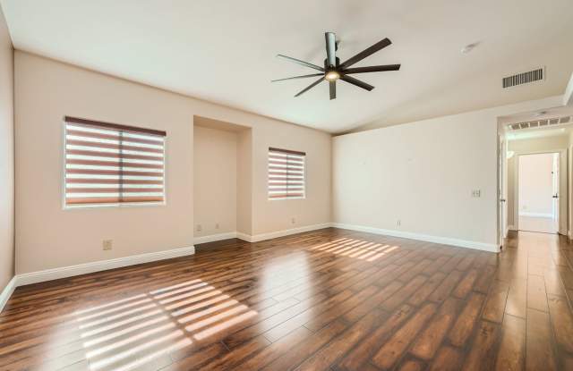 Elegant 2-Bedroom Condo in Gated Community with Pool and Spa