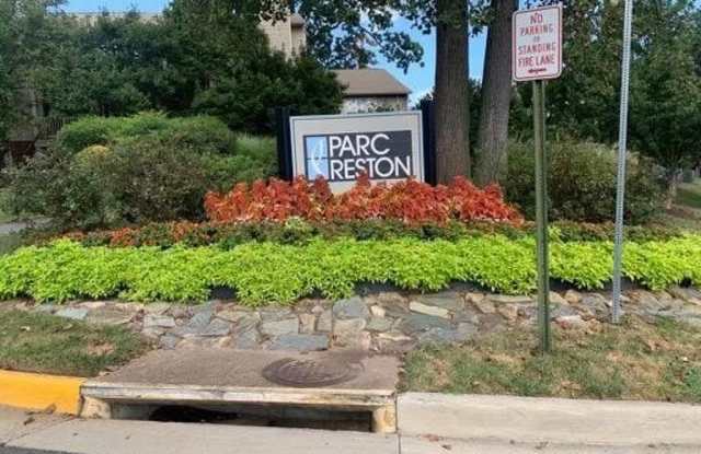 Photo of 1785 JONATHAN Way unit: B