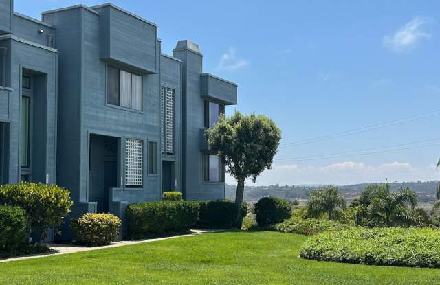 FOR RENT: 2Bd/1.5Ba Upgraded Townhome In The Highly Desirable Community Spindrift Del Mar