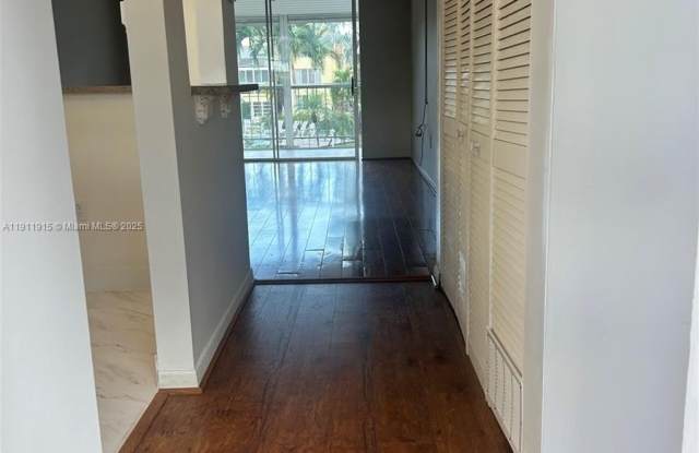 6750 Royal Palm Blvd