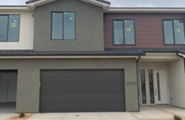 Beautiful like Brand New 3 Bedroom, 2.5 BathroomTownhome in Washington Fields!