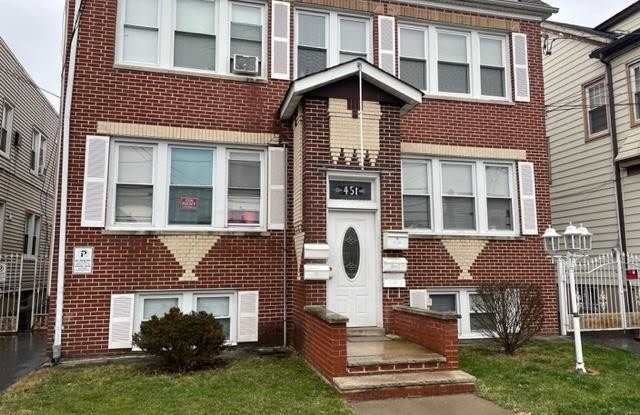 451 N 13TH ST