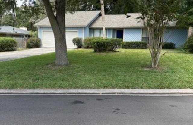 Photo of 13 OAKS Drive