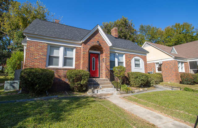 Renovated Historic Columbia Gem: 3-Bed, 2-Bath Home with Modern Updates, Walking Distance to Bull Street District