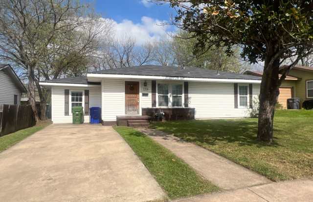 Cute Waco Home - 2208 Joey Street, Waco, TX 76711