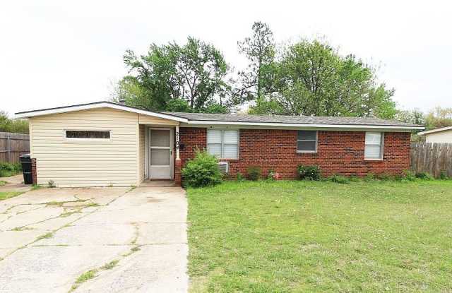 2104 S Sunnylane Rd