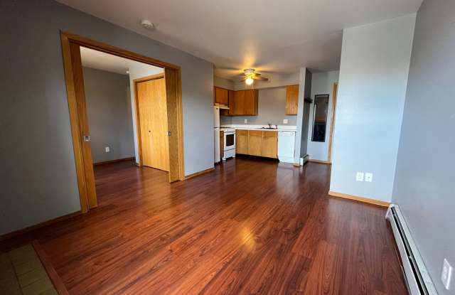 Charming Mapleton Ave. 1 Bed/1 Bath Condo - Available August 3rd!