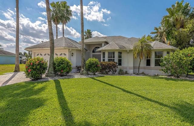 2136 SE 20th PL - 2136 Southeast 20th Place, Cape Coral, FL 33990