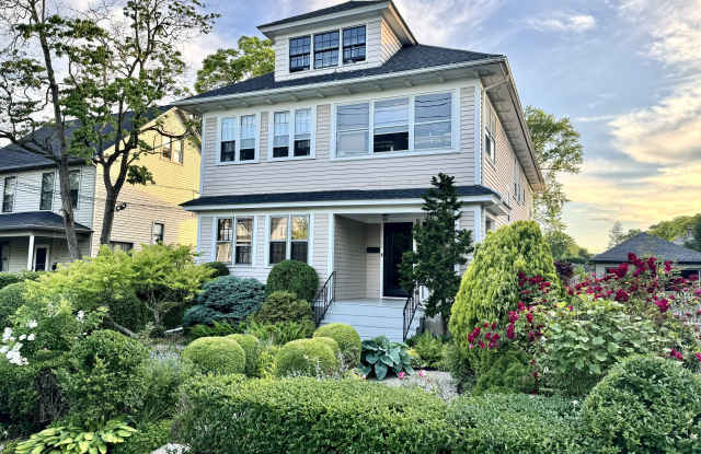 113 Ellsworth Street