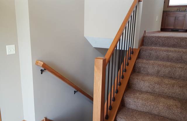 3984 Stone Point Dr Ne