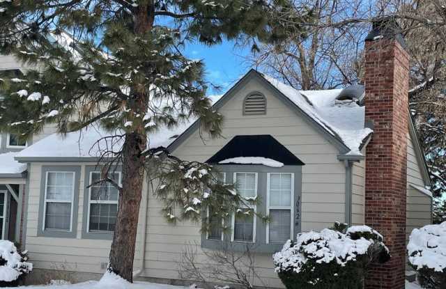 2 BED/1 BATH TOWNHOME IN WESTMINSTER AVAILABLE NOW! - 3062 107th Place, Westminster, CO 80031