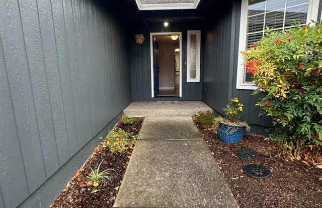 Pristine 3-Bedroom, 2-Bath Home with Modern Features in North Medford