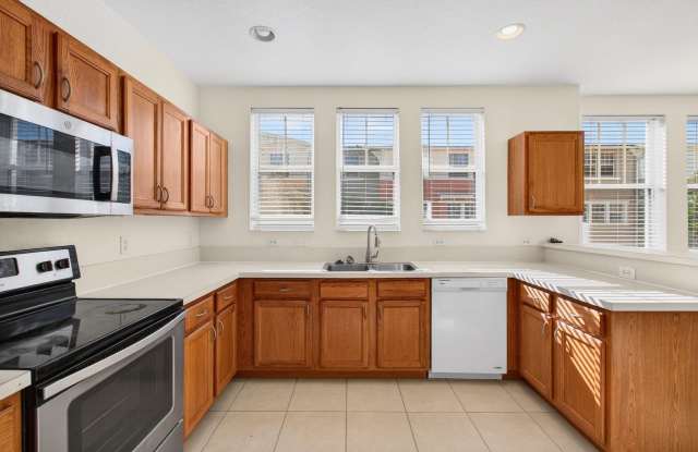 4 BEDROOMS 3.5 BATHROOMS!! GATED COMMUNITY