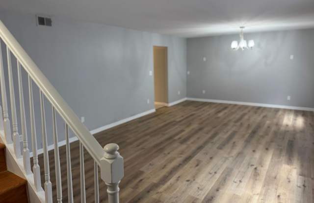 7932 Whitcomb Street