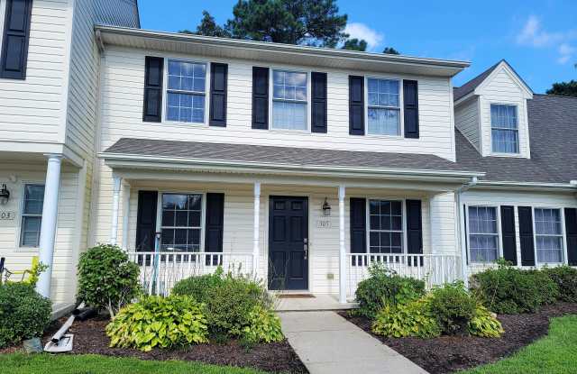 Photo of 405 Lindenhurst Ct