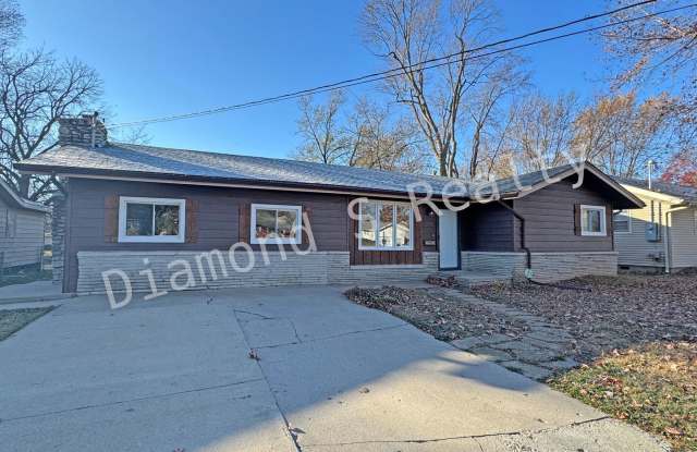 MOVE IN SPECIAL: Half Off First Full Month Rent