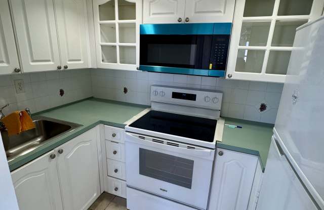 5280 Northwest 7th Street