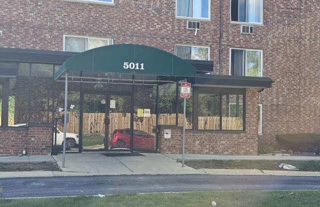 Photo of 5011 VALLEY Lane unit: 305