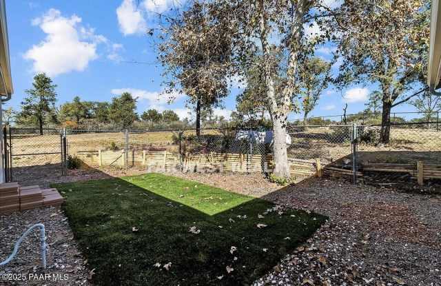 2490 W Glenshandra Drive