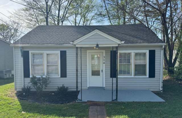 2 Bedroom, 1 Bath House in Columbia!