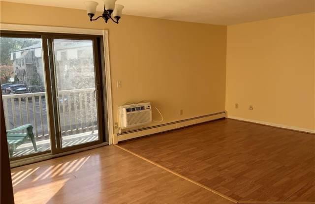 23 Village Court unit: 23