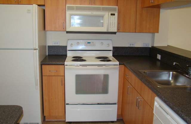 $$$ SPACIOUS 2x2 BEDROOM APARTMENT $$ $$ Act Quick + Fast Approvals $$