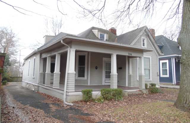 Photo of 706 W Maxwell Street