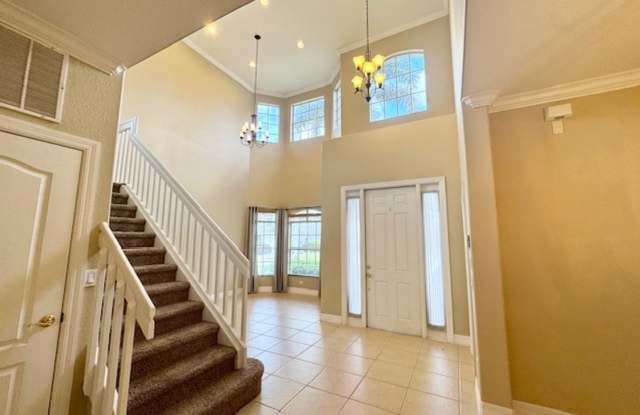 Stunning 4 bedroom 2.5 bath Single Family Home in Olympia Pointe