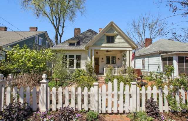 Photo of 788 Lake Avenue NE