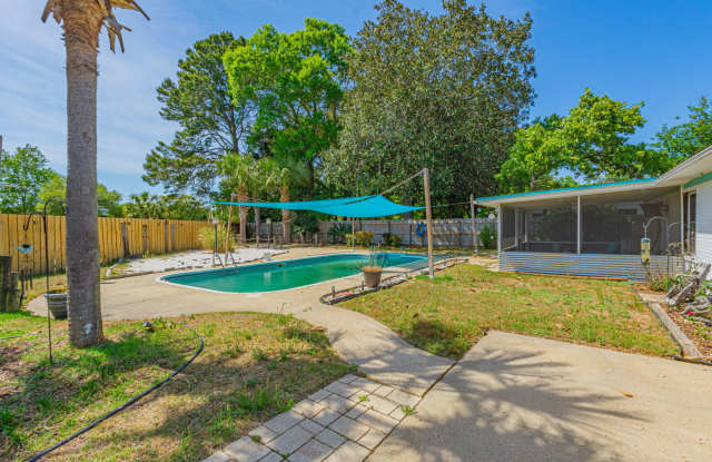 10 Lake Lorraine Circle