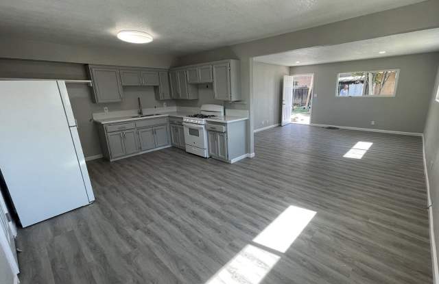 2155 S Bardell Ave Unit 201