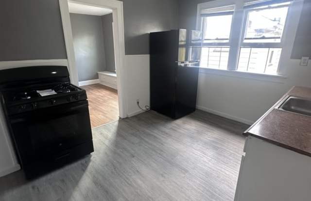 13303 Southview Avenue - Upstairs