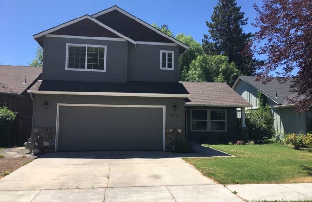 20531 Rolen Ave - 20531 Rolen Avenue, Bend, OR 97702