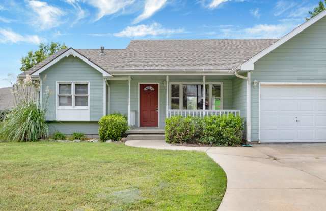 Photo of Large town house for rent!