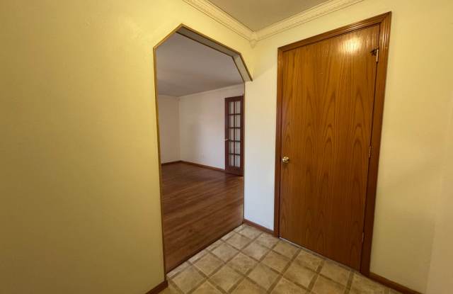 Single Story Birch Bay House Fenced Back Yard Cul de Sac