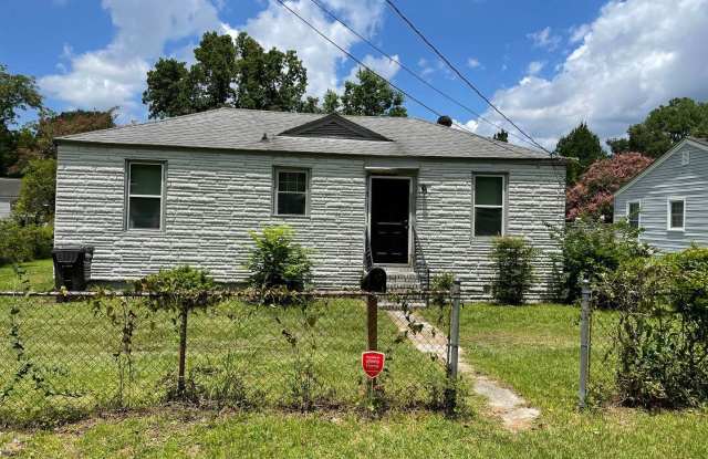 2652 Lawrence St - 2652 Lawrence Street, North Charleston, SC 29405