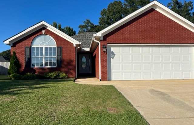 Photo of Cozy 3 Bed 2 Bath House! Available Now!