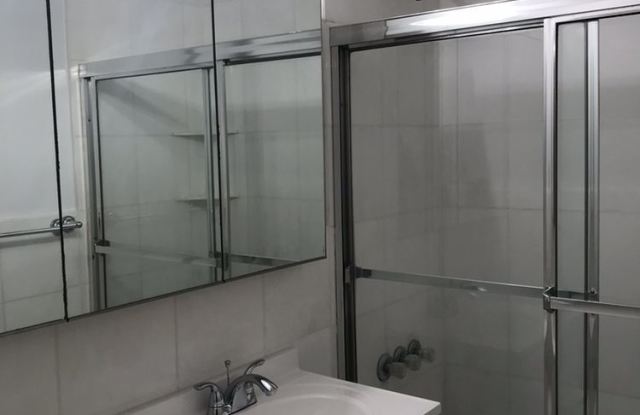 Photo of 1570 1st Avenue