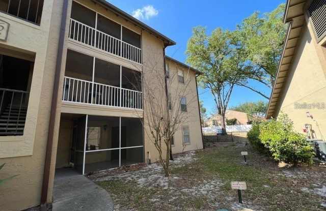 976 LEEWARD Place