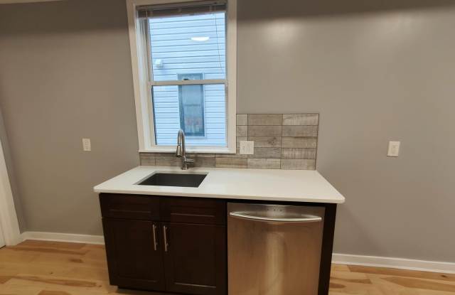 924 N 15TH Street unit: 2