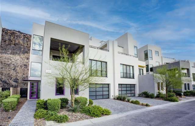 386 Tranquil Peak Court