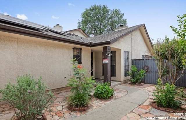 5864 Royal Ridge