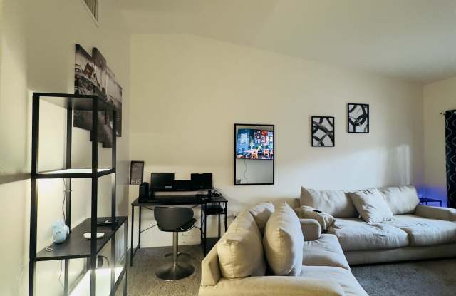 8981 East Golf Links Road